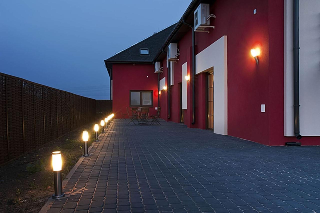 Zajazd Euforia & Restauracja Spichlerz Ciagowice Exteriör bild